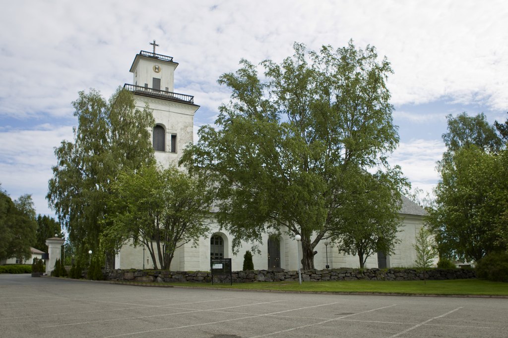 Karleby sockenkyrka utifrån.