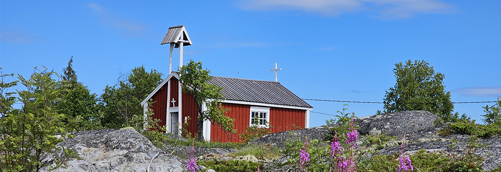 Tankar kyrka och fyren.